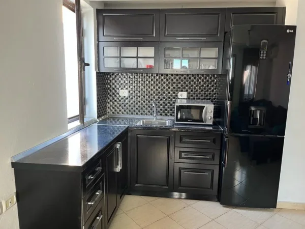 Tirane, shitet apartament 1+1 Kati 5, 50 m² 85.000 € (Brryl)