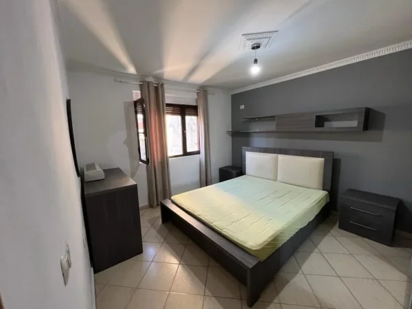 Tirane, shitet apartament 1+1 Kati 5, 50 m² 85.000 € (Brryl)