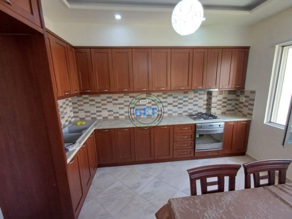 Durres, jepet me qera apartament 3+1+Ballkon Kati 6, 120 m² 400 € (Shkembi i Kavajes)