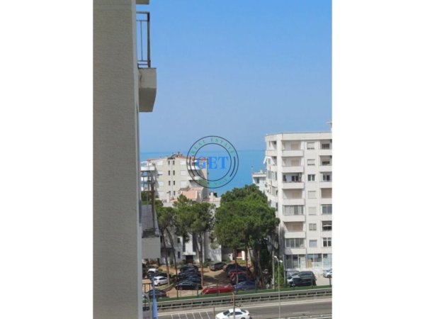 Durres, jepet me qera apartament 3+1+Ballkon Kati 6, 120 m² 400 € (Shkembi i Kavajes)