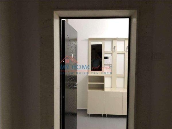 Tirane, jepet me qera apartament 3+1+Ballkon Kati 3, 169 m² 1.500 € (Sauk)