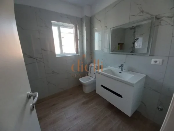 Tirane, shitet apartament 1+1 Kati 5, 53 m² 79.000 € 