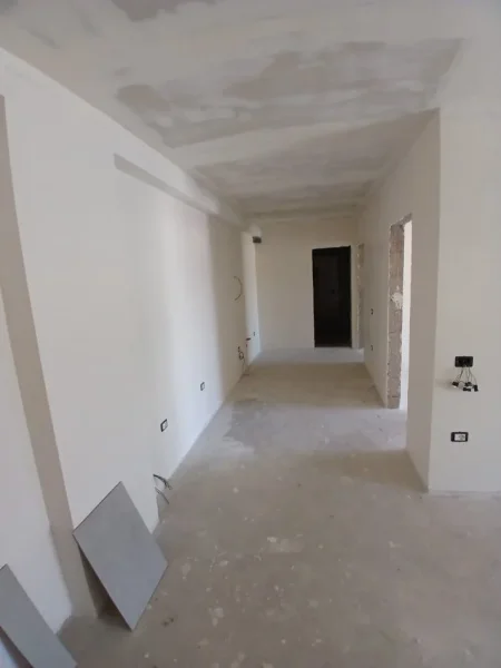 Qerret, shitet Vile 3 Katshe Kati 3, 480 m² 280.000 € (Qerret)