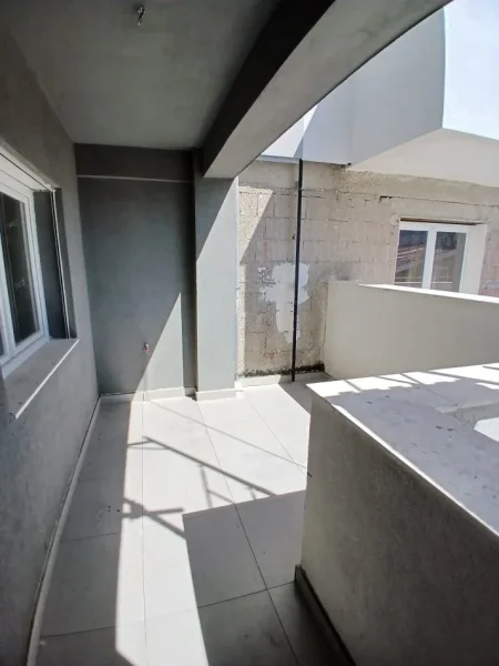 Qerret, shitet Vile 3 Katshe Kati 3, 480 m² 280.000 € (Qerret)