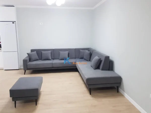 Tirane, shes apartament 2+1+Ballkon Kati 4, 85 m² 120.000 € (Fresk)