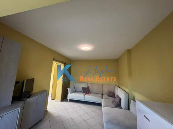 Tirane, jepet me qera 2+1 Kati 1, 60 m² (Ferit Xhajko)
