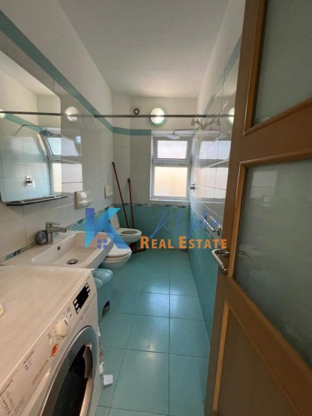 Tirane, jap me qera 2+1+Ballkon Kati 5, 60 m² 450 € (Ferit Xhajko, afer Ish Restorant Durresi)