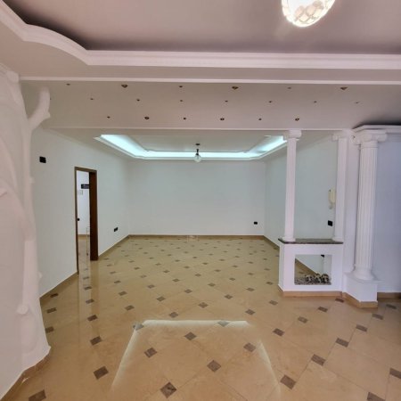 Tirane, jepet me qera zyre Kati 2, 170 m² 1.600 € (Suljeman Delvina)