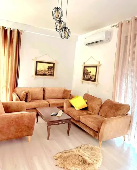 Tirane, shitet apartament 2+1 , 105 m² (5 Maji)