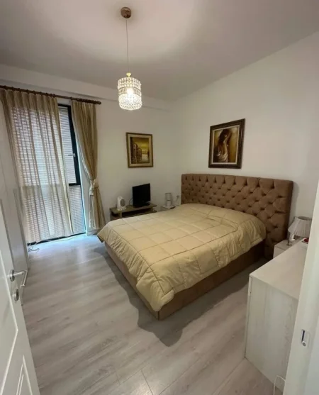 Tirane, shitet apartament 2+1 , 105 m² (5 Maji)