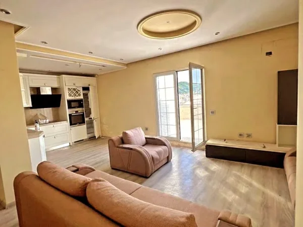 Tirane, shitet apartament 2+1 , 80 m² 120.000 € (Spitali Amerikan 3)