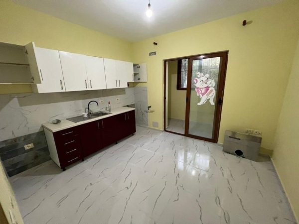 Tirane, jepet me qera apartament 2 Katshe Kati 2, 229 m² 1.200 € (ALI DEMI)