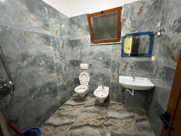 Tirane, jepet me qera apartament 2 Katshe Kati 2, 229 m² 1.200 € (ALI DEMI)
