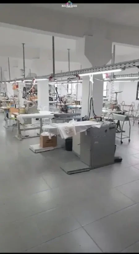 Tirane, jepet me qera magazine Kati 1, 800 m² 2.400 € (allias)