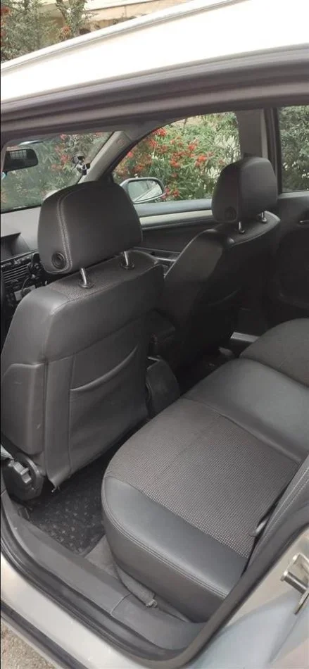 Tirane, shes me portobagazh OPEL Astra Nafte, bezhë manuale Kondicioner 204.000 km 2.400 €