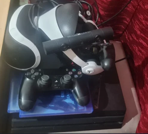 Tirane, shes PS4+VR