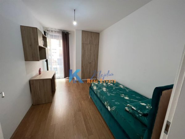 Tirane, jap me qera apartament 2+1+Ballkon Kati 6, 95 m² 600 € (Don Bosko, te kompleksi Fiori di Bosko)