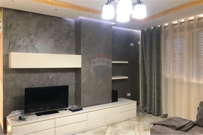 Tirane, jepet me qera apartament 2+1 , 120 m² 450 € (Rruga Teodor Keko)