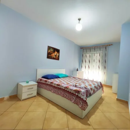 Tirane, jepet me qera apartament 2+1+Ballkon Kati 6, 110 m² 550 € (rruga ndre mjeda)