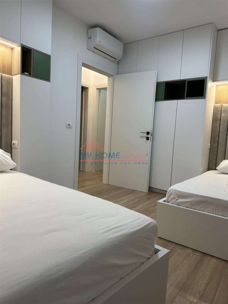 Tirane, jepet me qera apartament 2+1+Ballkon Kati 1, 106 m² 1.000 € (Rruga Jordan Misja)