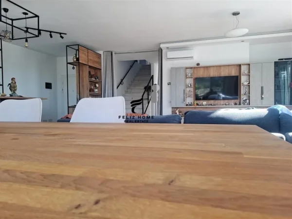 Tirane, shitet apartament duplex Dublex Kati 5, 450 m² 600.000 € (FRESKU)