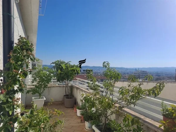 Tirane, shitet apartament duplex Dublex Kati 5, 450 m² 600.000 € (FRESKU)