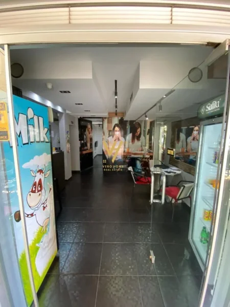 Tirane, shitet bar-kafe Kati 0, 186 m² 265.000 € (KINOSTUDIO)