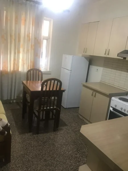 Tirane, jepet me qera apartament 2+1 Kati 2, 75 m² 400 € (Medreseja)
