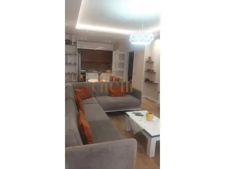 Tirane, jepet me qera apartament 1+1+Ballkon Kati 7, 550 € (Laprake)