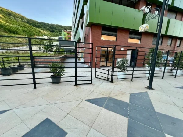 Tirane, jepet me qera apartament 3+1+Aneks+Ballkon Kati 0, 120 m² 1.300 € (KODRA E DIELLIT)