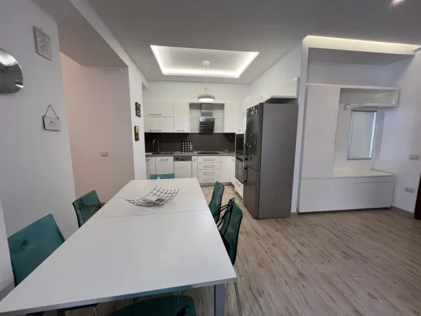 Tirane, shitet apartament , 