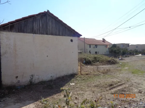 Lezhe - Ishull, Shitet Truall me siperfaqe 200 m² dhe Ndertese me siperfaqe 61 m², Cmimi Fillestar 3,300,000 Leke