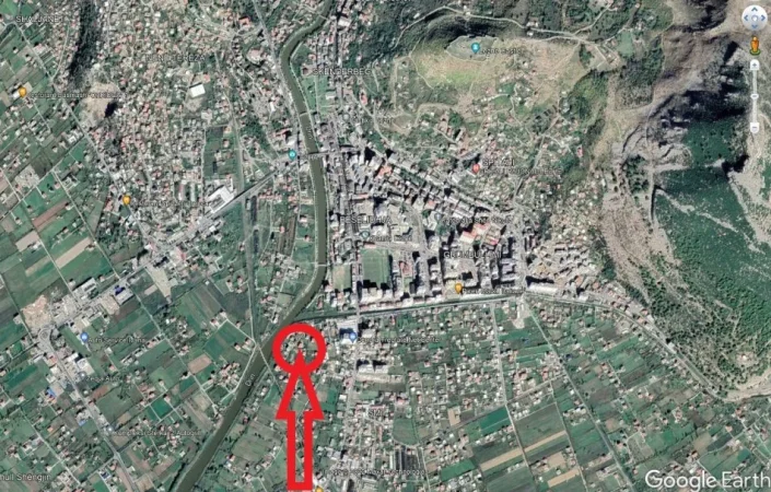 Lezhe - Ishull, Shitet Truall me siperfaqe 200 m² dhe Ndertese me siperfaqe 61 m², Cmimi Fillestar 3,300,000 Leke