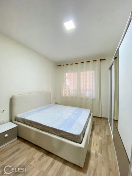 Tirane, jepet me qera apartament Kati 1, 65 m² 550 € 