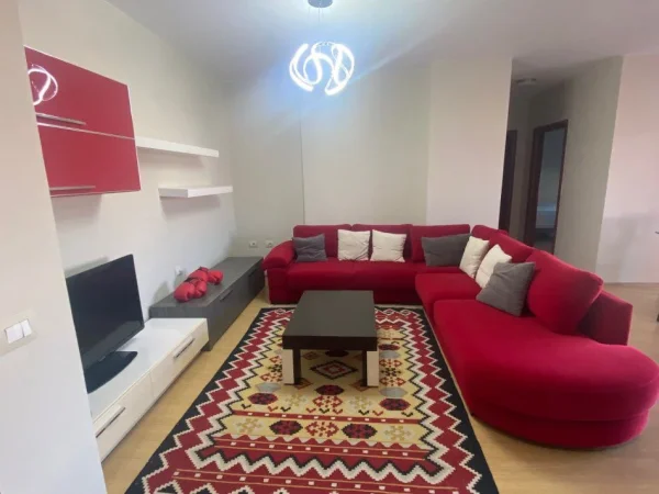 Tirane, jepet me qera apartament 2+1+Ballkon Kati 6, 100 m² 700 € (PALLATI ME SHIGJETA)