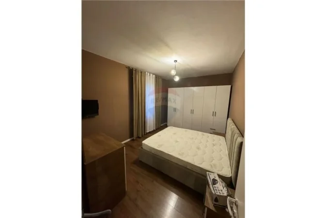 Tirane, jepet me qera apartament 1+1 Kati 2, 70 m² 550 € (Gjykata Administrative - Don Bosko)