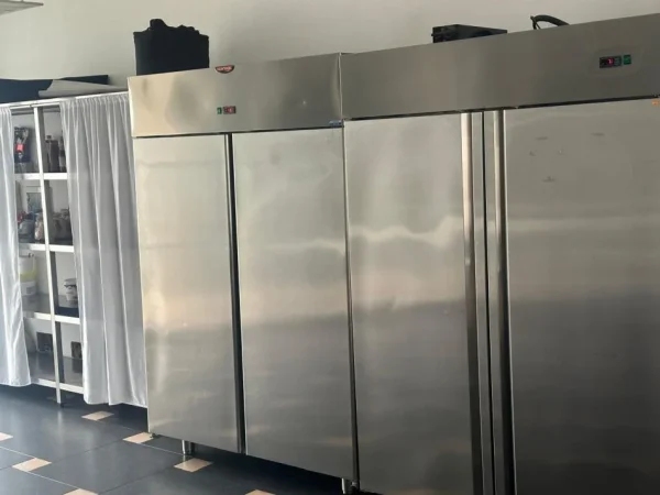 Tirane, jepet me qera ambjent biznesi Kati 0, 74 m² 250 € (MISTO MAME)