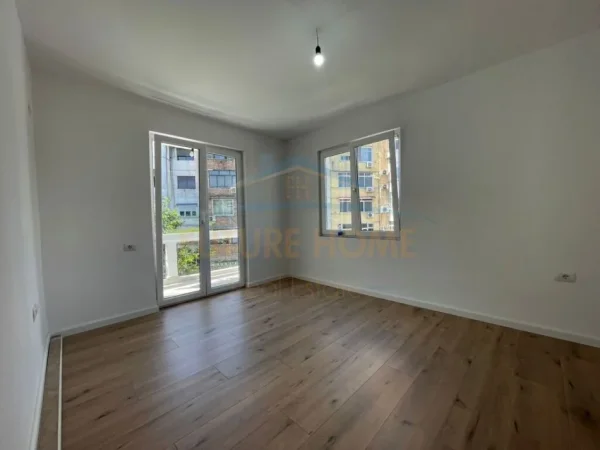 Tirane, shitet apartament 2+1 Kati 3, 61 m² 145.000 € (Mine Peza)