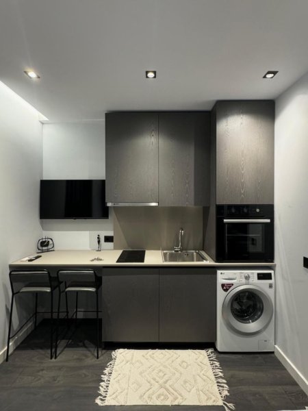 Tirane, shitet garsonier 1+1 Kati 2, 47 m² 178.000 € (Blloku)
