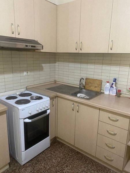 Tirane, jepet me qera apartament 2+1 Kati 2, 400 m² 400 € (Medrese)