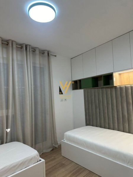 Tirane, jepet me qera apartament 2+1+Ballkon Kati 1, 100 m² 1.000 € (BULEVARDI I RI)