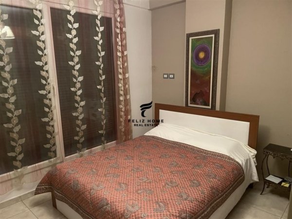 Tirane, jepet me qera apartament 1+1 Kati 7, 58 m² 500 € (LAPRAKE)