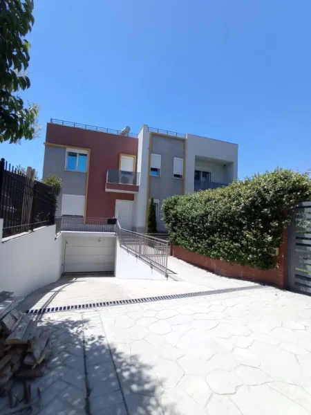 Tirane, shitet apartament 4+1+Aneks+Ballkon Kati 2, 354 m² 500.000 € (Lunder)