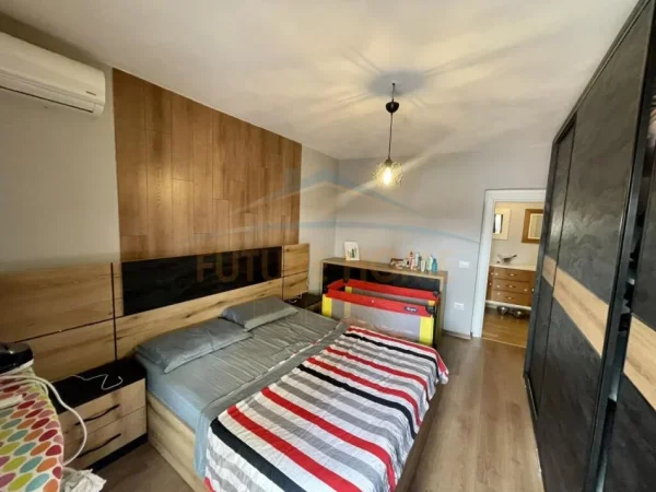 Tirane, shitet apartament 3+1 Kati 5, 103 m² 190.000 € (RRUGA E DURRESIT)
