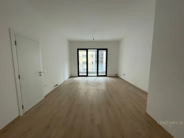 Tirane, shes apartament 2+1+Aneks+Ballkon Kati 1, 121 m² 278.000 € (square 21)