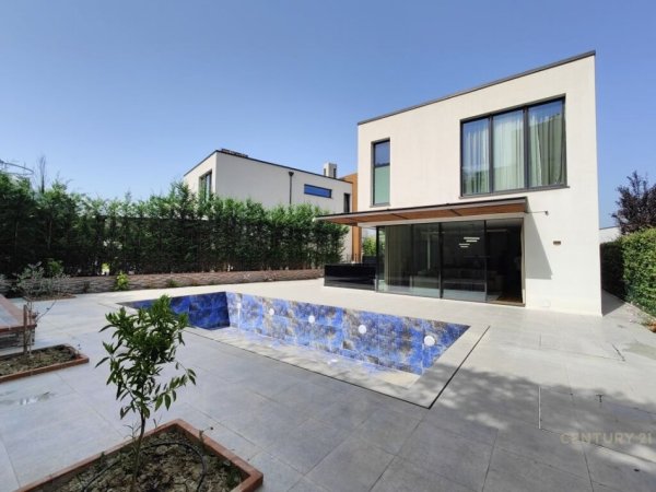 Tirane, jepet me qera Vile 3 Katshe Kati 3, 454 m² (Mandarine Drive)