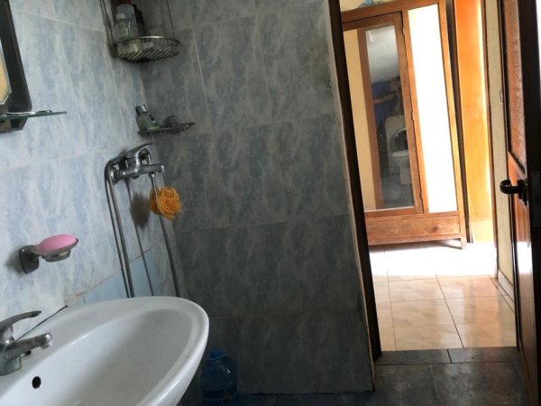 Tirane, jepet me qera apartament 1+1 Kati 2, 76 m² 300 € (Paskuqan)