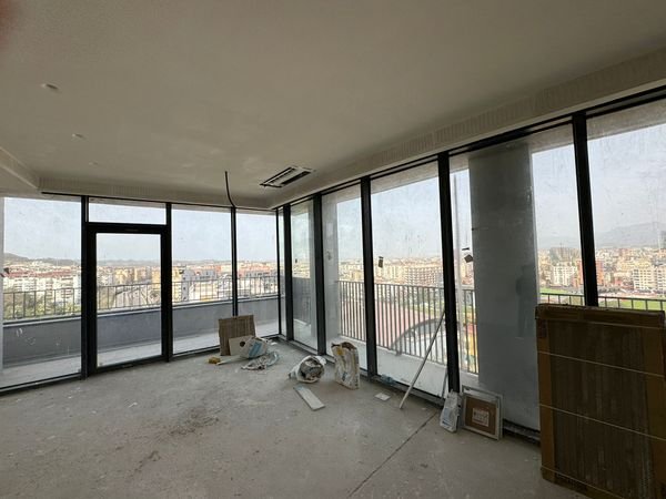 Tirane, shitet apartament 2+1 , 140 m² (Lake View)