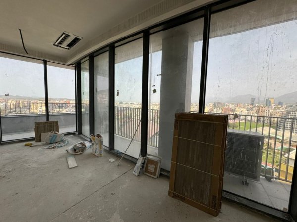 Tirane, shitet apartament 2+1 , 140 m² (Lake View)
