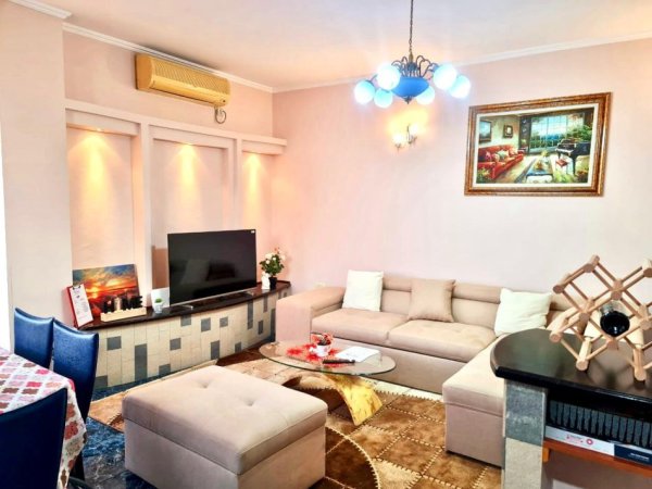 Tirane, shitet apartament 1+1 , 81 m² (Ministria e Drejtesise)